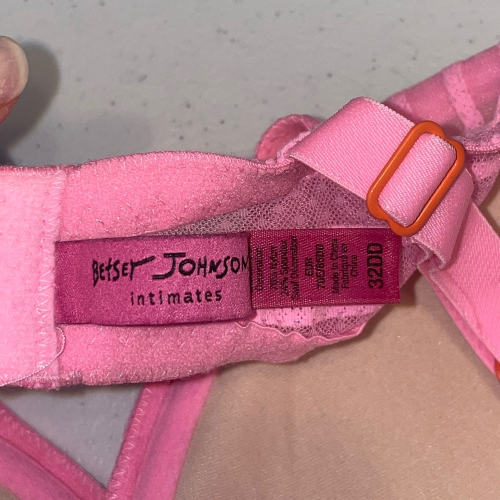 EUC Betsey Johnson Intimates Stocking Stripe Lightly Lined Push Up Bra Size 32DD - Picture 3 of 4